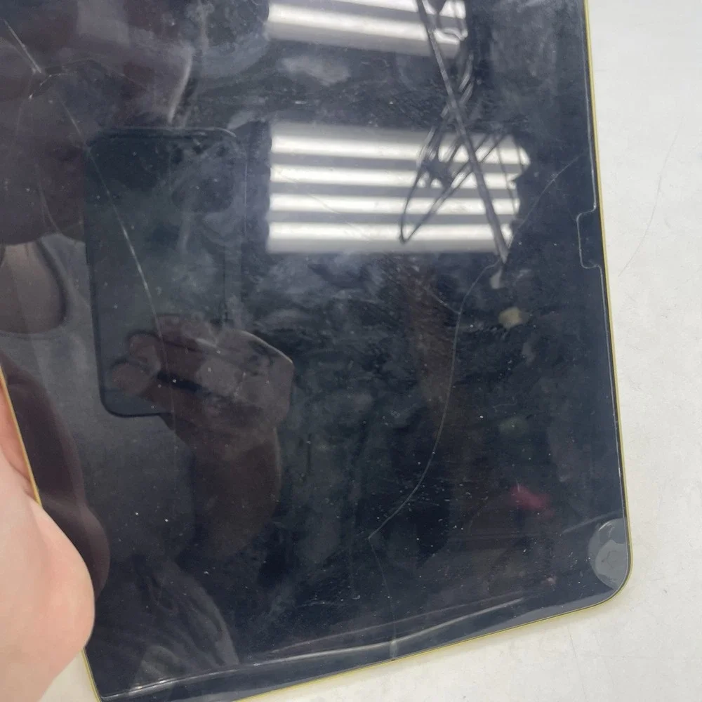 Apple iPad 10th Gen A2696 64GB Wi-Fi Only Yellow For Parts Minor Cracked Screen